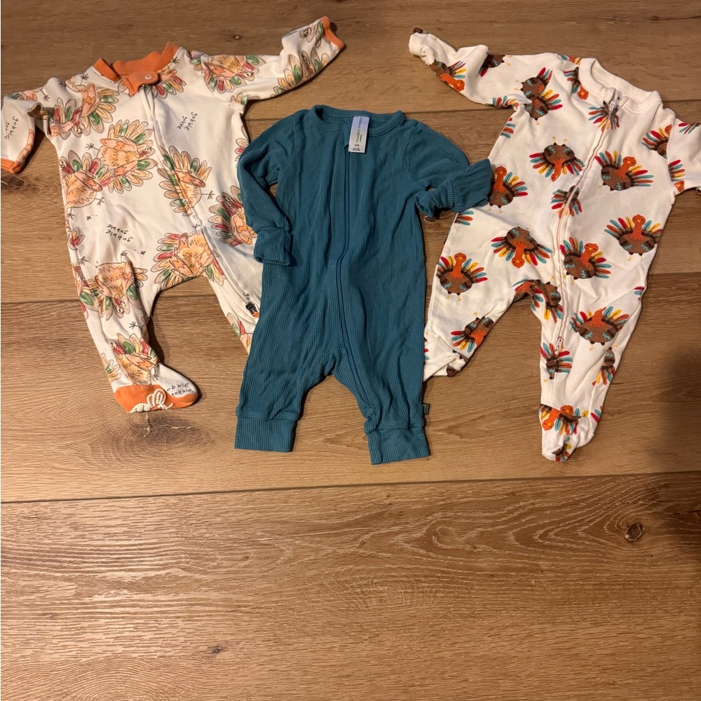 Spearmint baby and Forever French baby outfit holidays lot 0-6 months